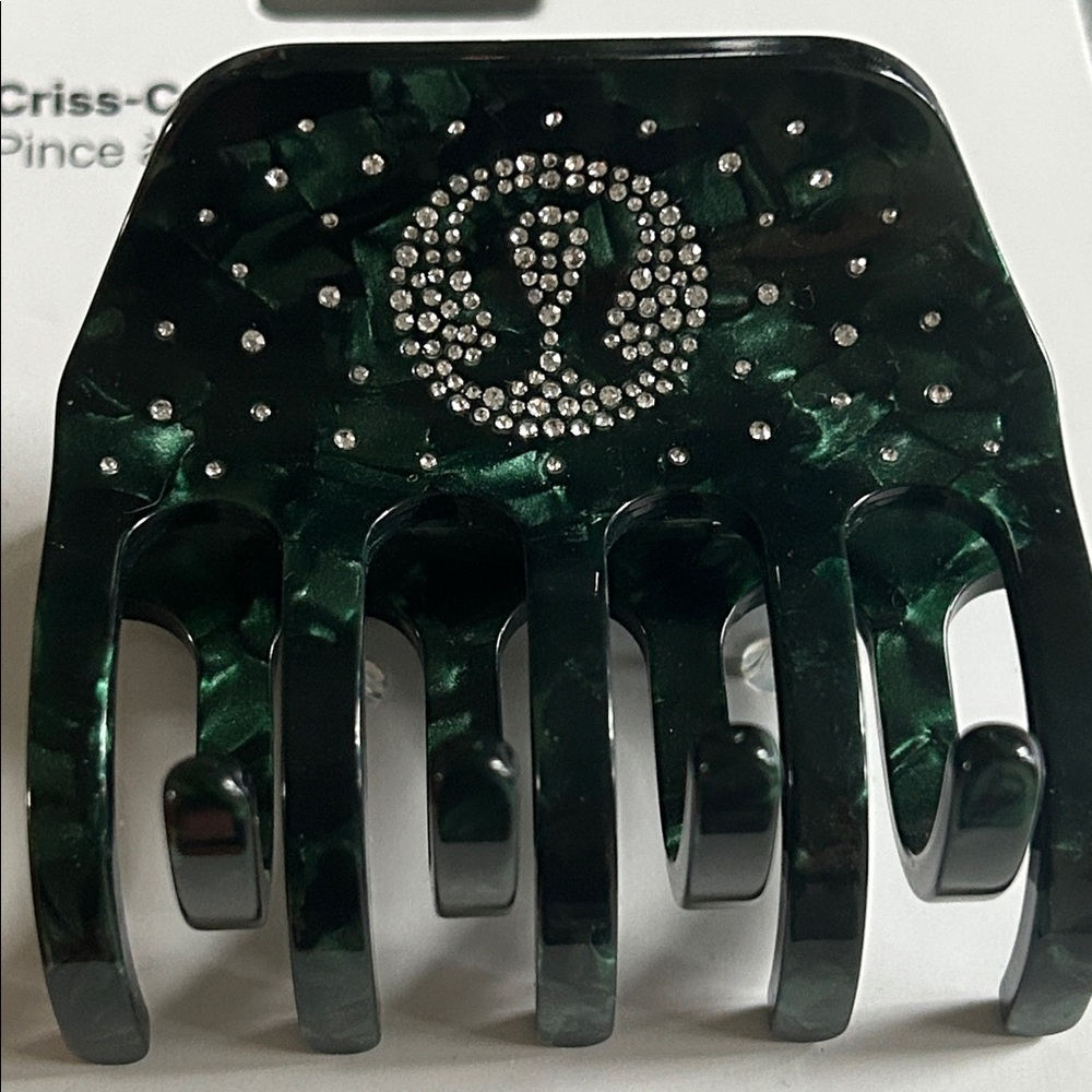 lululemon athletica Green Claw Clip - Picture 8 of 11